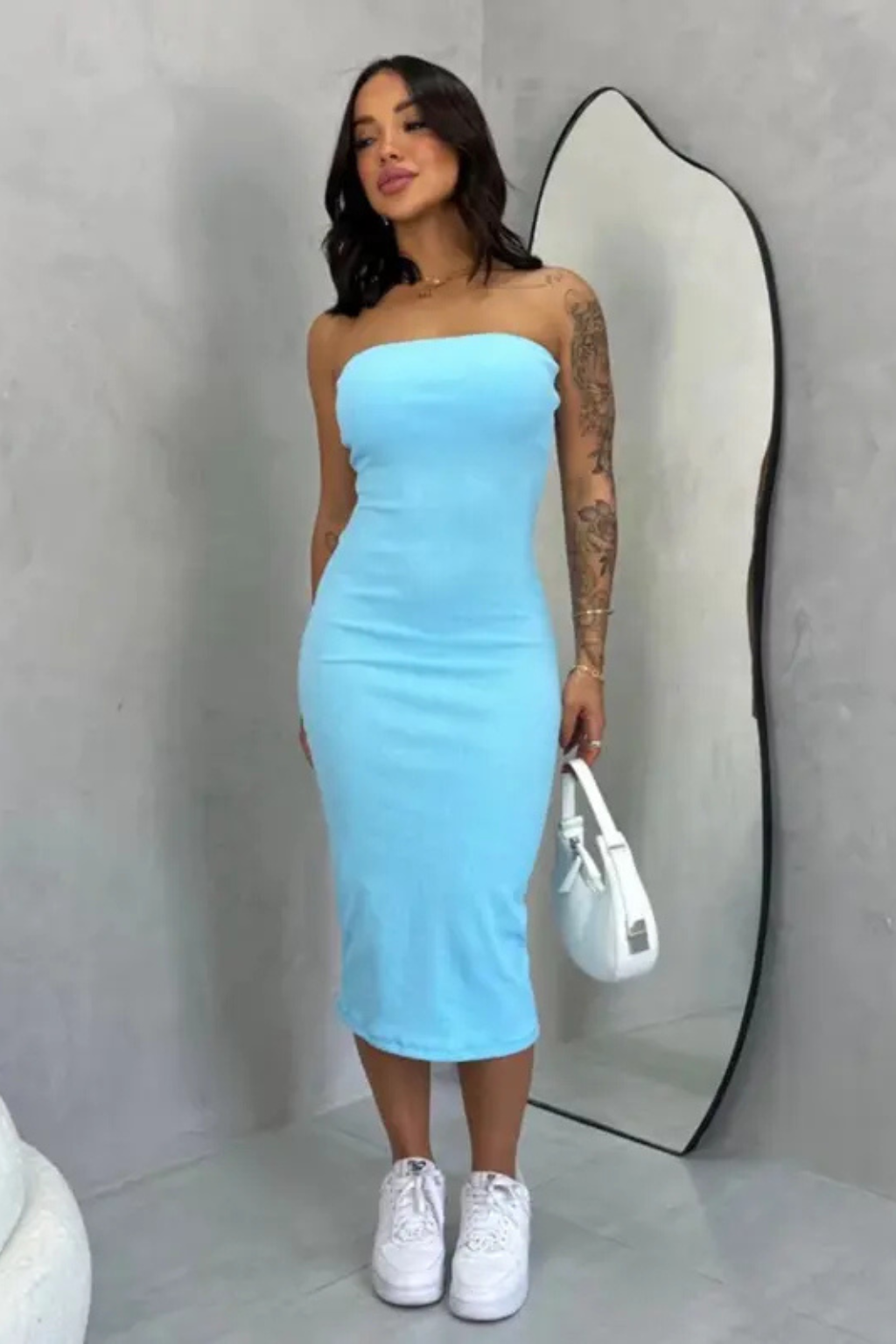 Vestido Midi Tomara que Caia Canelado - Elegância e Conforto em um Único Vestido! TECIDO ANARRUGA!